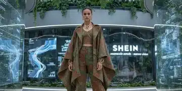 Mujer con ropa sostenible y futurista, simbolizando las nuevas líneas de SHEIN en España.